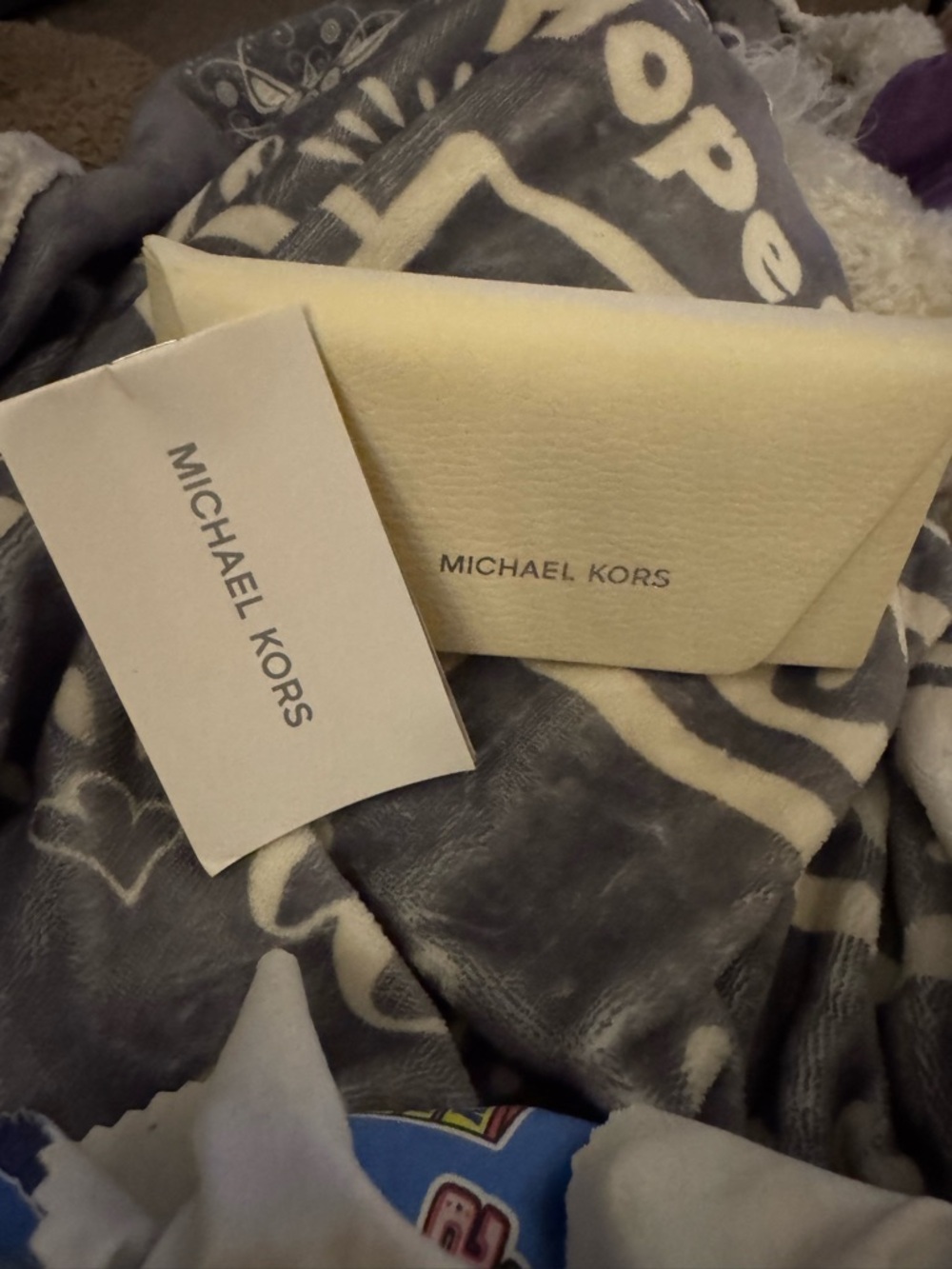 EUC Michael Kors Women's
Chelsea aviator sunglasses (model
MK5004) - Picture 10 of 10